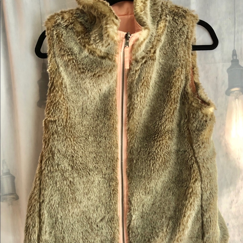 Reversible faux fur ski vest